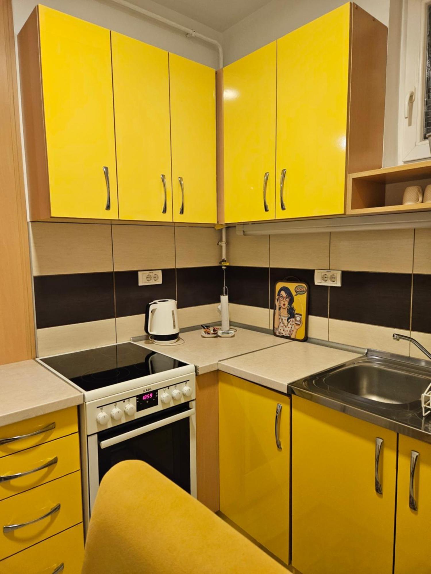 Apartman Sunflower Sremska Mitrovica Exteriör bild